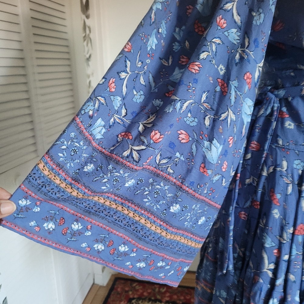 The Clothing Company Blue Floral Long Sleeve Mini Wrap Dress Sz Large - Picture 4 of 13